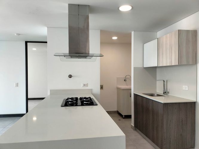 Apartamento de 2 alcobas en arriendo en El Poblado, Medellín, 85 m² · foto 7 de 17