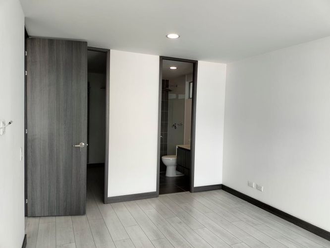 Apartamento de 2 alcobas en arriendo en El Poblado, Medellín, 85 m² · foto 11 de 17