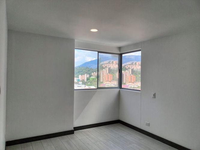 Apartamento de 2 alcobas en arriendo en El Poblado, Medellín, 85 m² · foto 14 de 17