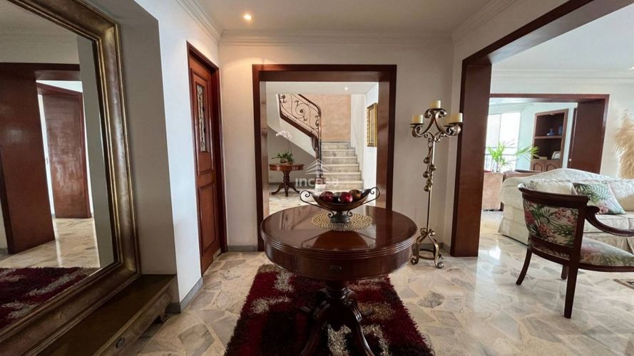 Apartamento de 3 alcobas en venta en Bellavista, Cali, 319 m² · foto 3 de 24