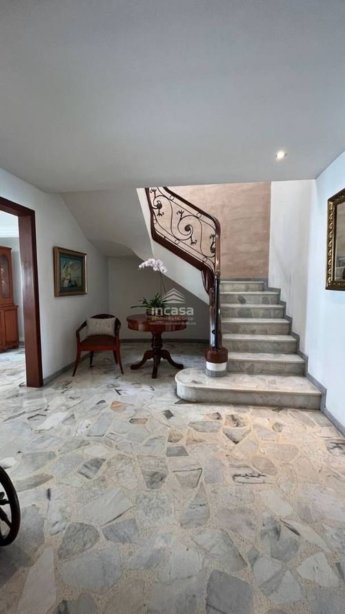 Apartamento de 3 alcobas en venta en Bellavista, Cali, 319 m² · foto 7 de 24