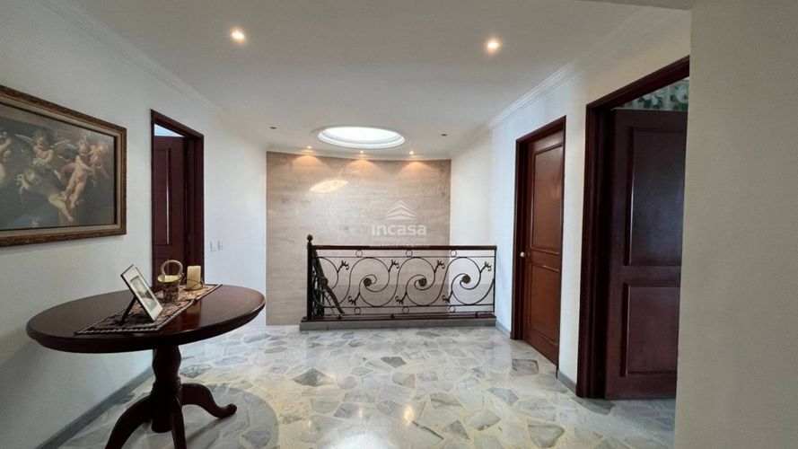 Apartamento de 3 alcobas en venta en Bellavista, Cali, 319 m² · foto 9 de 24