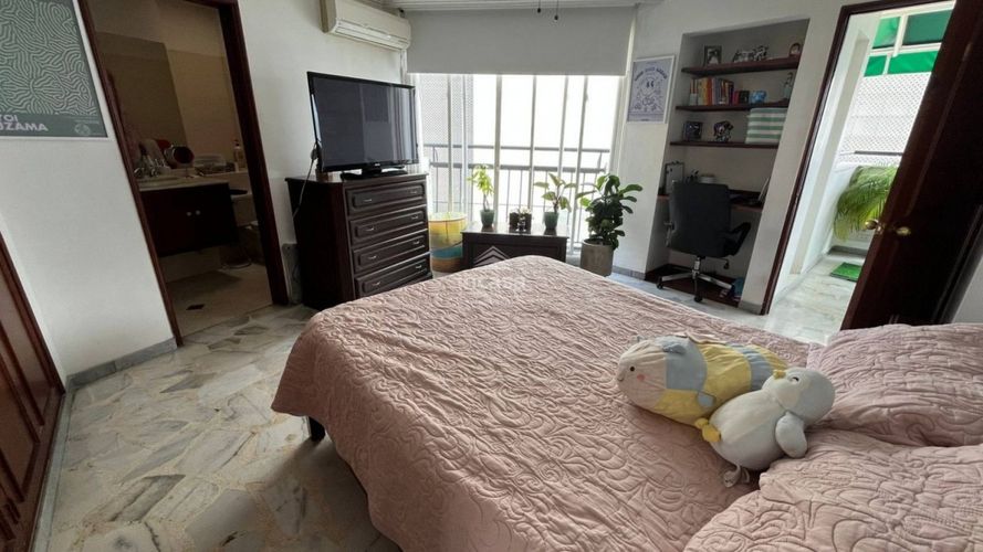 Apartamento de 3 alcobas en venta en Bellavista, Cali, 319 m² · foto 12 de 24
