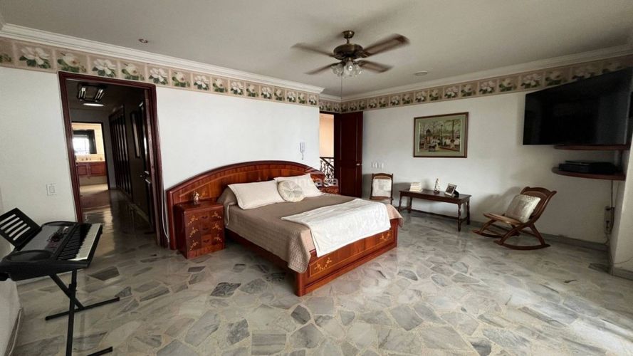 Apartamento de 3 alcobas en venta en Bellavista, Cali, 319 m² · foto 13 de 24