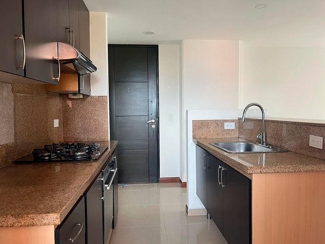 Apartamento de 2 alcobas en arriendo en Cumbres, Envigado, 95 m² · foto 7 de 17