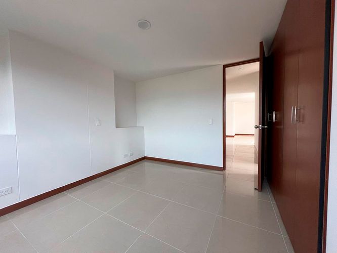 Apartamento de 2 alcobas en arriendo en Cumbres, Envigado, 95 m² · foto 8 de 17