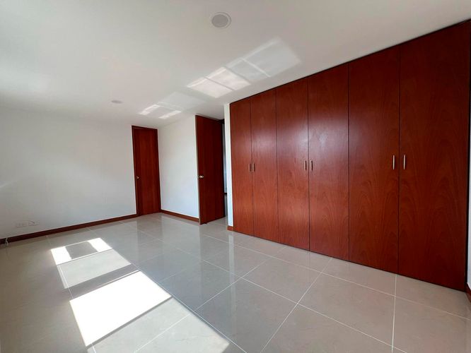 Apartamento de 2 alcobas en arriendo en Cumbres, Envigado, 95 m² · foto 14 de 17