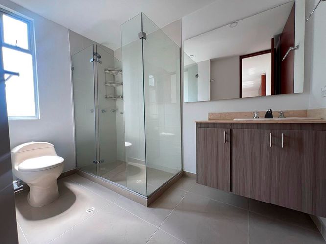 Apartamento de 2 alcobas en arriendo en Cumbres, Envigado, 95 m² · foto 16 de 17