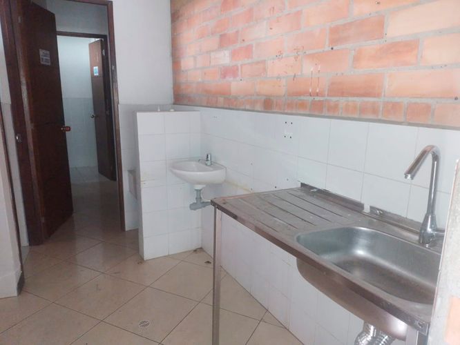 Bodega en arriendo en Caqueta, La Estrella, 400 m² · foto 13 de 17