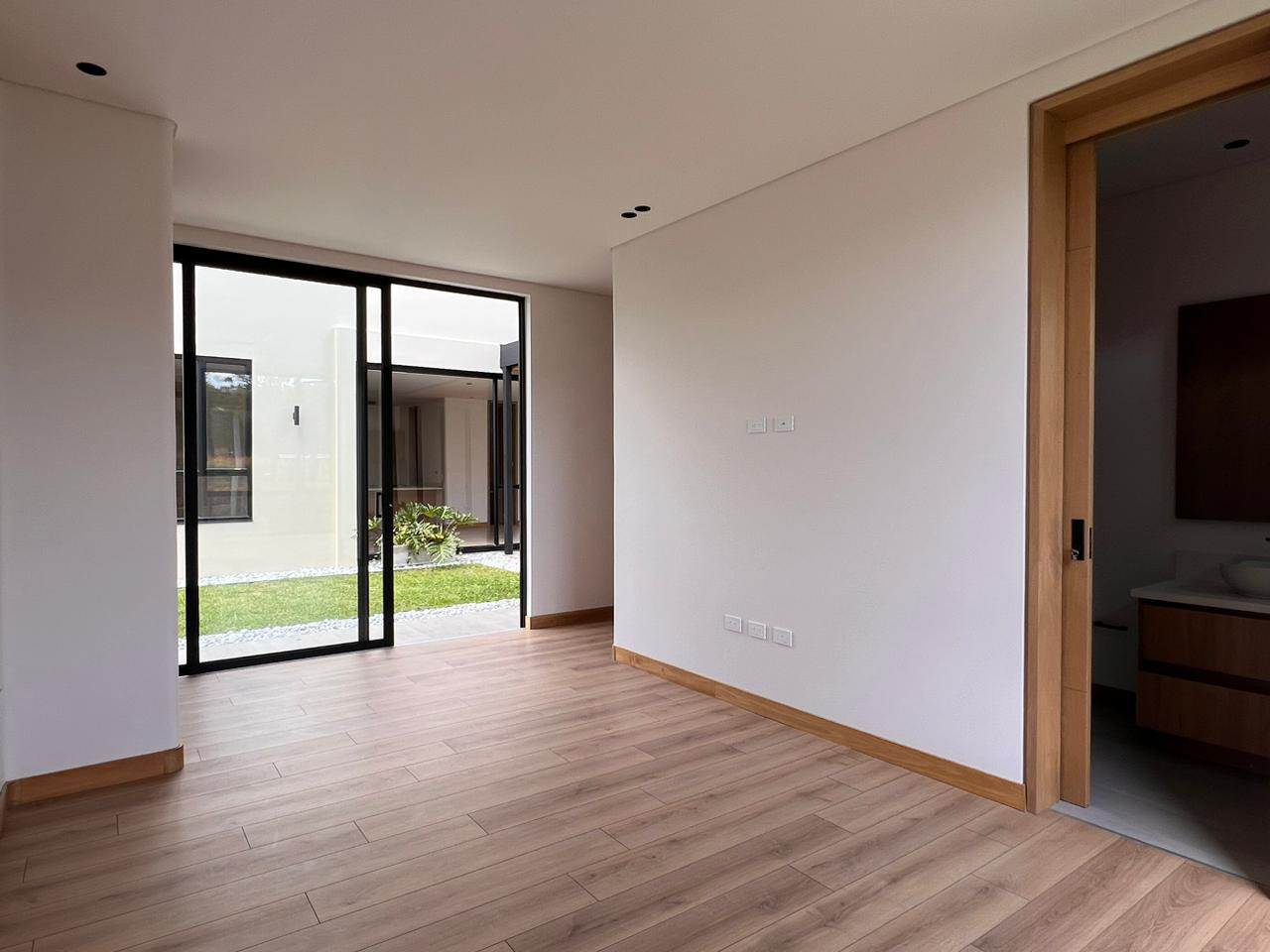 4BR House in Cabeceras de llanogrande (390 m²) - 4