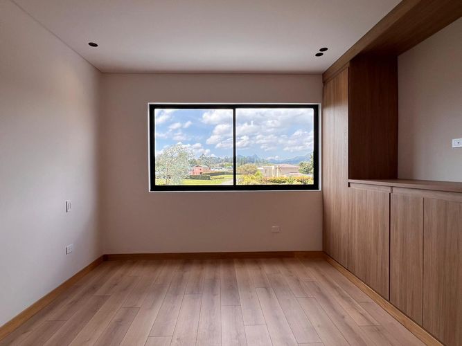 Casa de 4 alcobas en arriendo en Cabeceras De Llanogrande, Rionegro, 390 m² · foto 6 de 19
