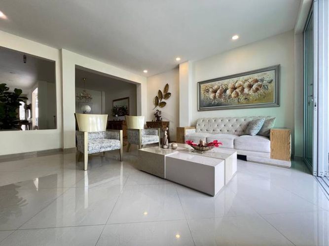 Casa en venta en La Castellana, Montería, 203 m² · foto 3 de 24