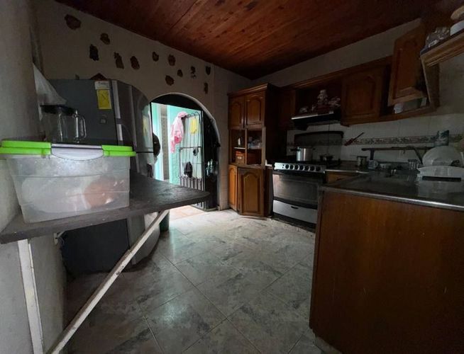 Casa de 9 alcobas en venta en Cadiles, Bucaramanga, 250 m² · foto 3 de 20