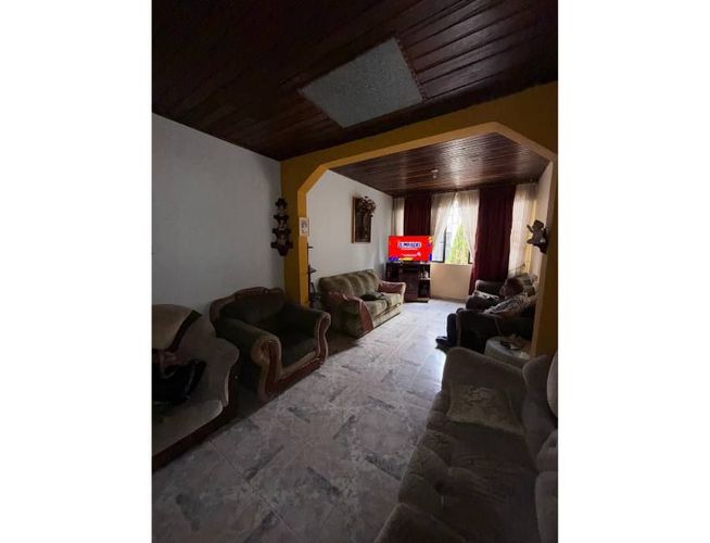 Casa de 9 alcobas en venta en Cadiles, Bucaramanga, 250 m² · foto 14 de 20