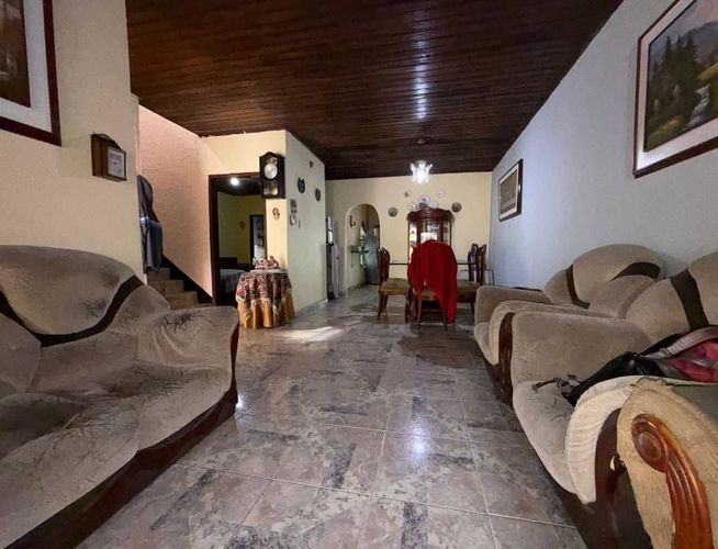 Casa de 9 alcobas en venta en Cadiles, Bucaramanga, 250 m² · foto 19 de 20