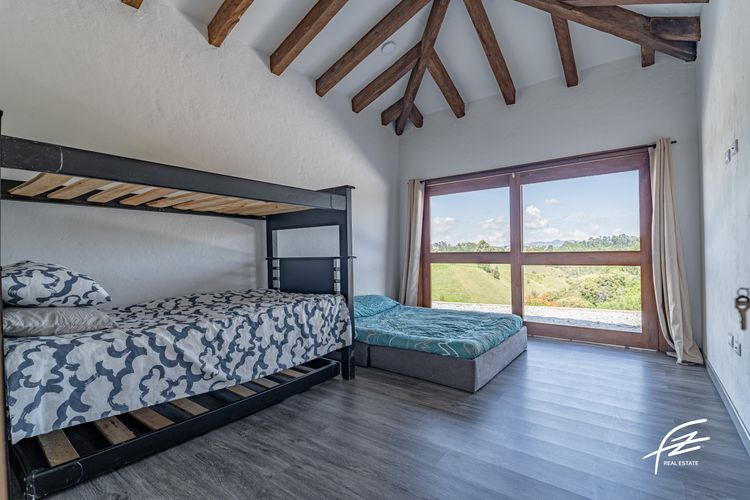 Casa de 4 alcobas en venta en El Carmen De Viboral, El Carmen de Viboral, 330 m² · foto 13 de 24