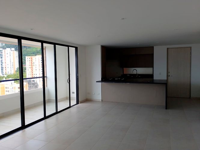 Apartamento de 3 alcobas en arriendo en El Poblado, Medellín, 108 m² · foto 2 de 17