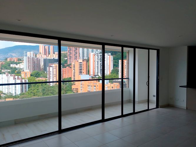 Apartamento de 3 alcobas en arriendo en El Poblado, Medellín, 108 m² · foto 4 de 17