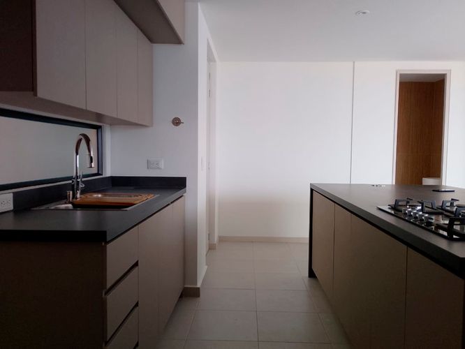 Apartamento de 3 alcobas en arriendo en El Poblado, Medellín, 108 m² · foto 7 de 17