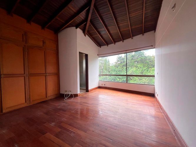 Apartamento de 3 alcobas en arriendo en El Poblado, Medellín, 220 m² · foto 9 de 18