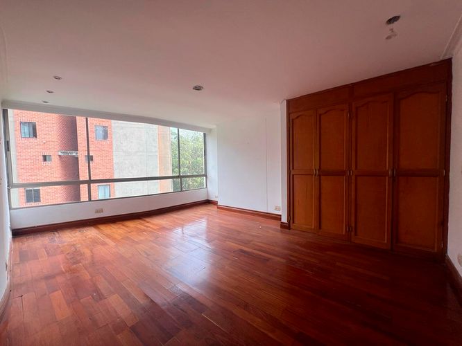 Apartamento de 3 alcobas en arriendo en El Poblado, Medellín, 220 m² · foto 13 de 18