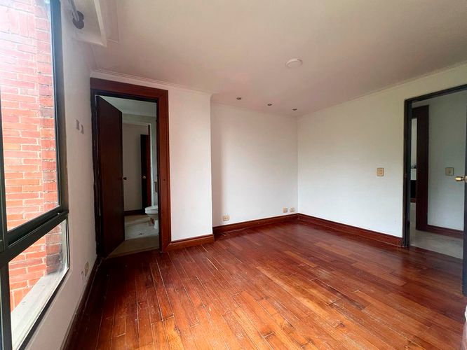 Apartamento de 3 alcobas en arriendo en El Poblado, Medellín, 220 m² · foto 15 de 18