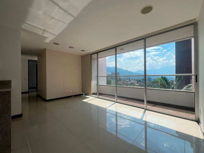 Apartamento de 3 alcobas en arriendo en Cumbres, Envigado, 75 m² · foto 2 de 17