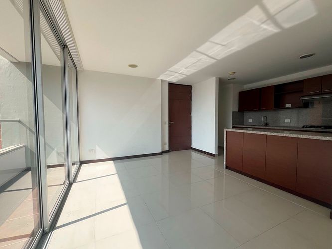 Apartamento de 3 alcobas en arriendo en Cumbres, Envigado, 75 m² · foto 4 de 17