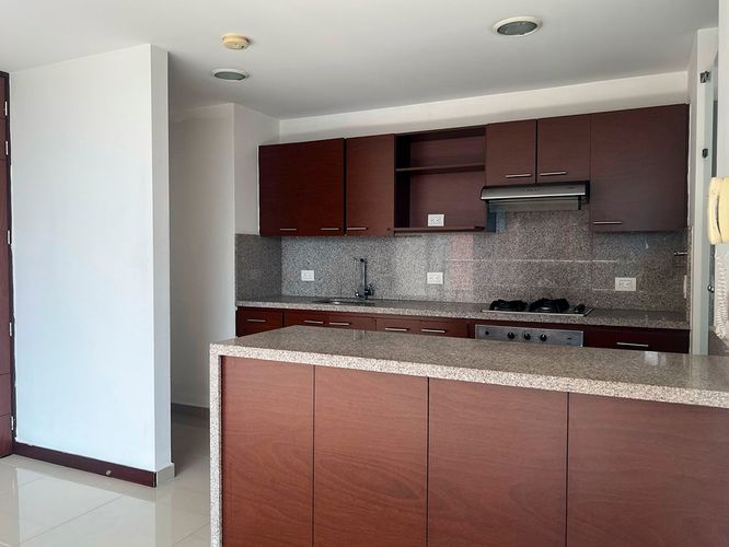 Apartamento de 3 alcobas en arriendo en Cumbres, Envigado, 75 m² · foto 6 de 17