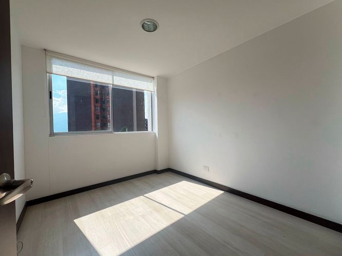 Apartamento de 3 alcobas en arriendo en Cumbres, Envigado, 75 m² · foto 10 de 17