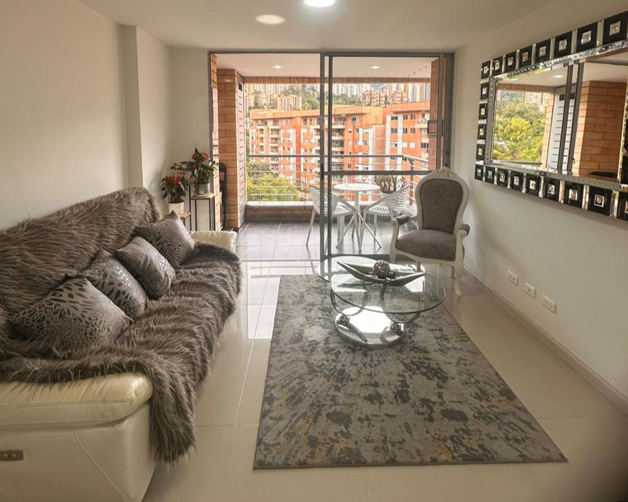 Apartamento en venta en Escobero, Envigado · foto 2 de 16