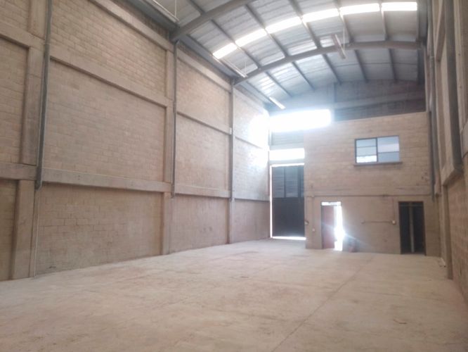 Bodega en arriendo en Caqueta, La Estrella, 280 m² · foto 2 de 15