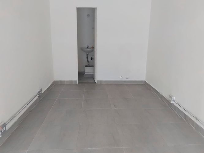 Local en arriendo en El Poblado, Medellín, 14 m² · foto 4 de 4