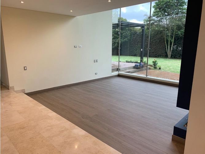 Casa en venta en Casa Blanca, Bogotá, 425 m² · foto 16 de 24