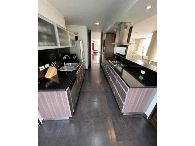 Apartamento de 3 alcobas en venta en Bellavista, Bogotá, 360 m² · foto 2 de 12