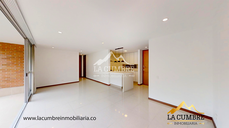 Apartamento de 2 alcobas en arriendo en La Calera, Medellín, 94 m² · foto 2 de 13