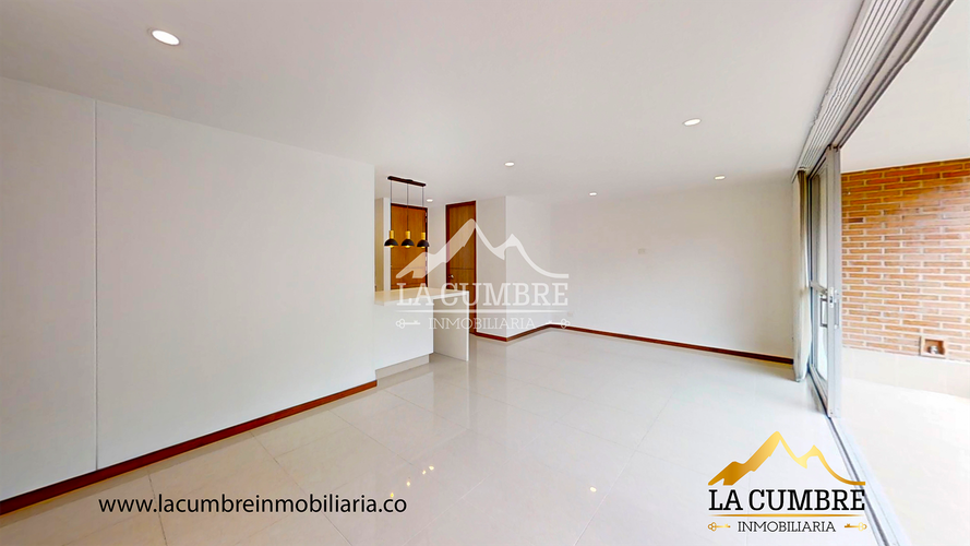 Apartamento de 2 alcobas en arriendo en La Calera, Medellín, 94 m² · foto 3 de 13