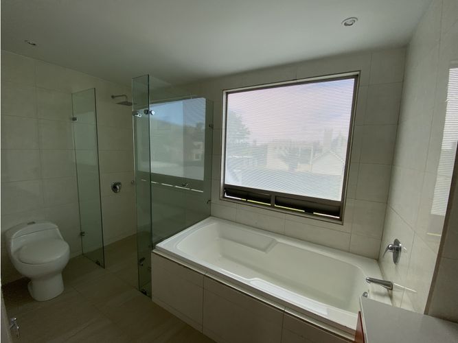 Casa de 5 alcobas en venta en Lagos De Torca, Bogotá, 357 m² · foto 16 de 24