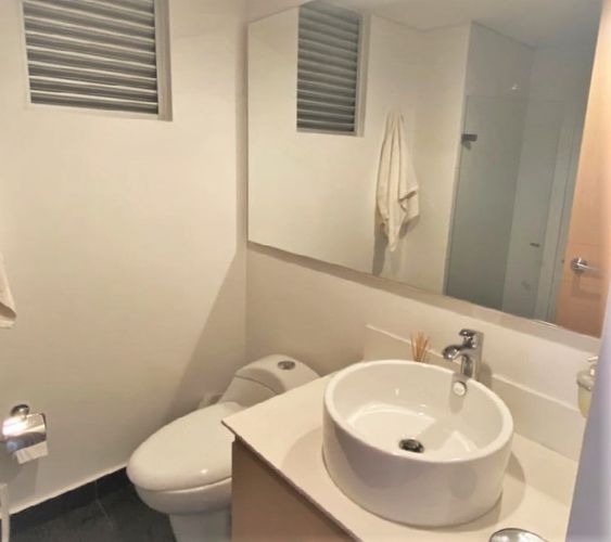 Apartamento de 2 alcobas en arriendo en El Poblado, Medellín, 90 m² · foto 7 de 11