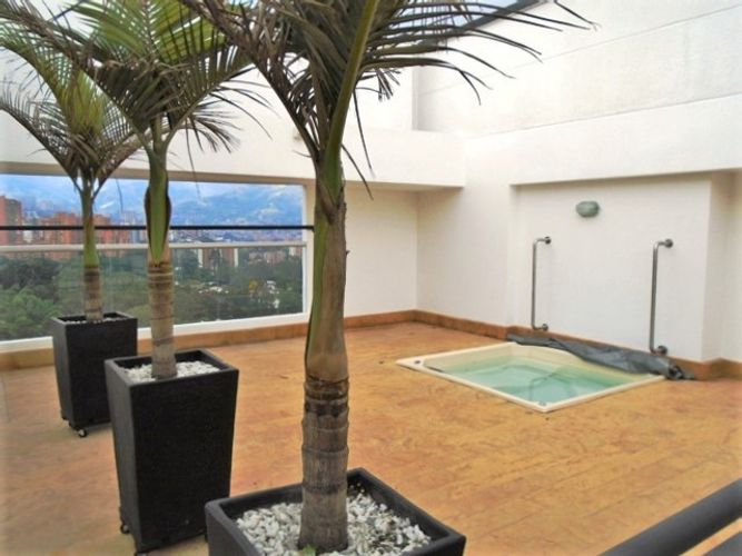 Apartamento de 2 alcobas en arriendo en El Poblado, Medellín, 90 m² · foto 11 de 11