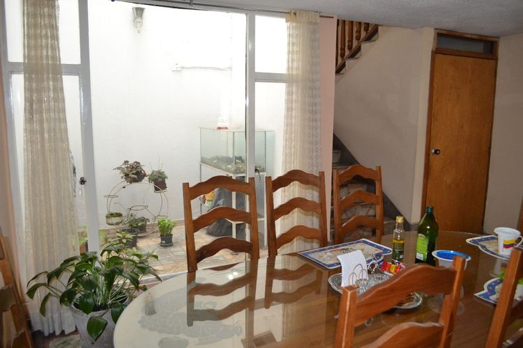 Casa de 7 alcobas en venta en Quinta Paredes, Bogotá, 330 m² · foto 9 de 14