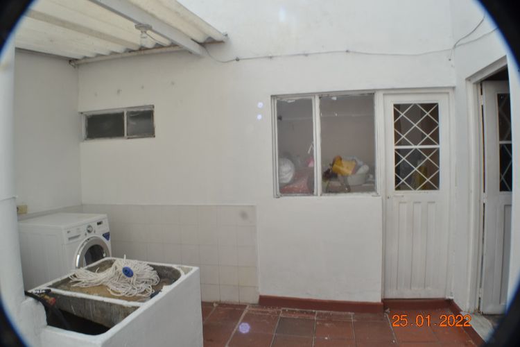 Casa de 7 alcobas en venta en Quinta Paredes, Bogotá, 330 m² · foto 10 de 14