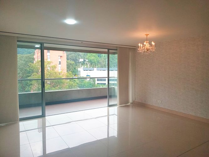 Apartamento de 3 alcobas en arriendo en El Poblado, Medellín, 115 m² · foto 2 de 15
