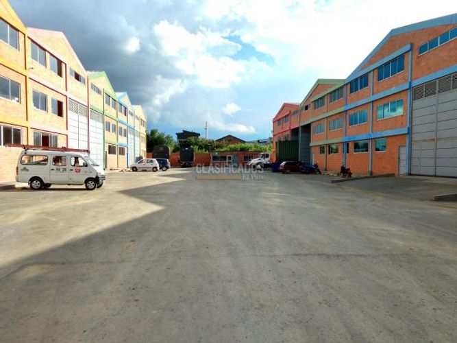 Bodega en arriendo en Acopi, Yumbo, 485 m² · foto 6 de 13