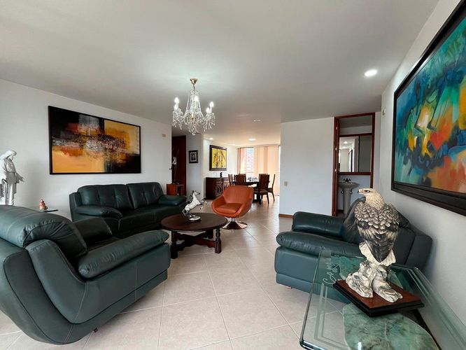 Apartamento de 3 alcobas en venta en El Poblado, Medellín, 127 m² · foto 4 de 19