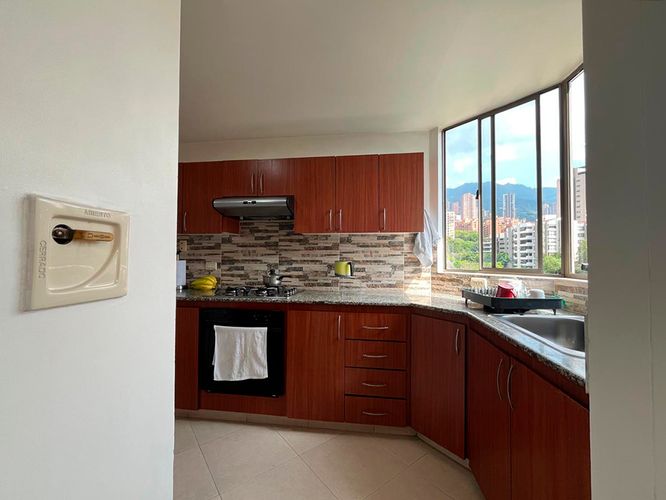 Apartamento de 3 alcobas en venta en El Poblado, Medellín, 127 m² · foto 5 de 19