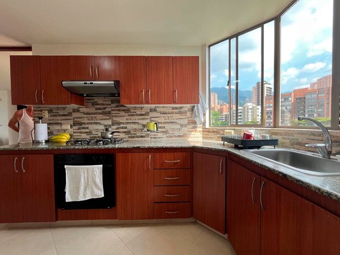 Apartamento de 3 alcobas en venta en El Poblado, Medellín, 127 m² · foto 7 de 19