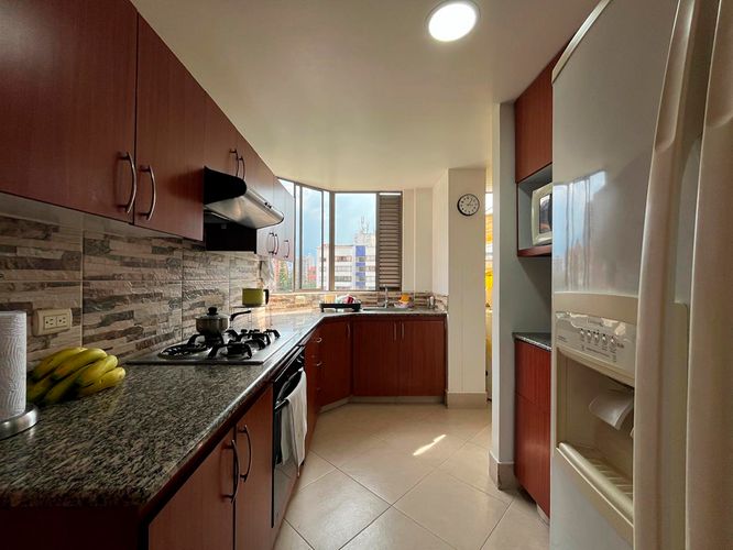Apartamento de 3 alcobas en venta en El Poblado, Medellín, 127 m² · foto 8 de 19