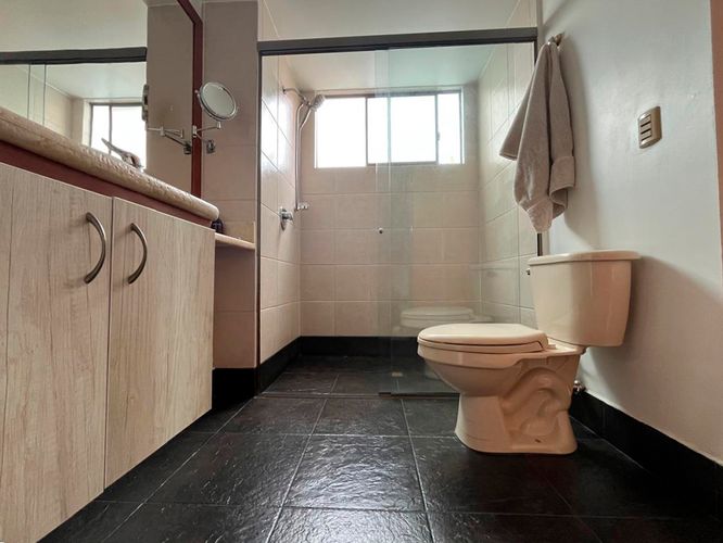 Apartamento de 3 alcobas en venta en El Poblado, Medellín, 127 m² · foto 16 de 19