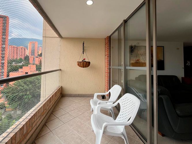 Apartamento de 3 alcobas en venta en El Poblado, Medellín, 127 m² · foto 18 de 19